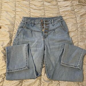 High Waisted Jeans